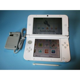 Nintendo 3DS XL Pikachu Yellow Pokemon Edition System w/Charger & Stylus